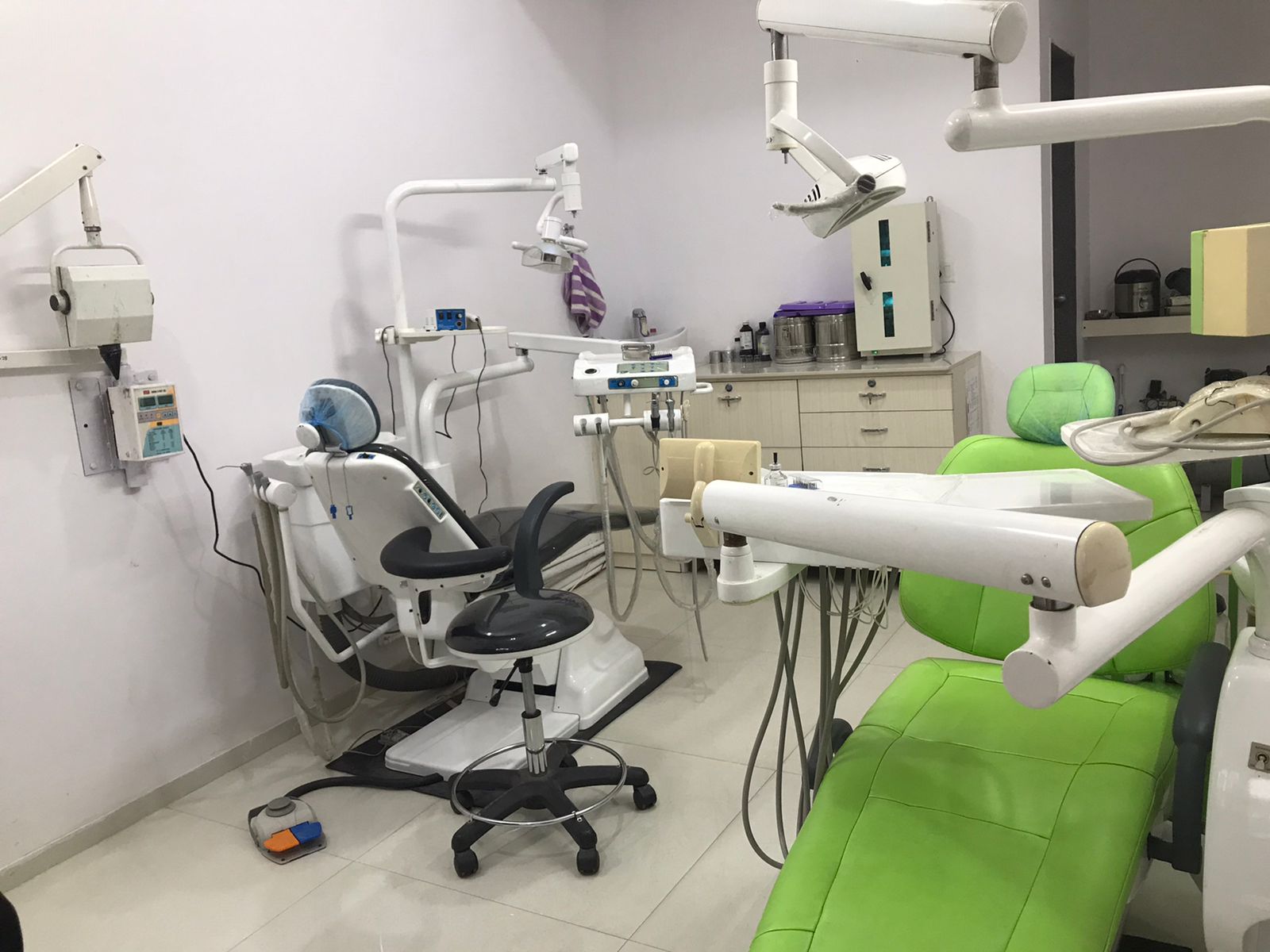 Sparsh Dental Clinic - State-of-the-art dental treatment room with modern equipment